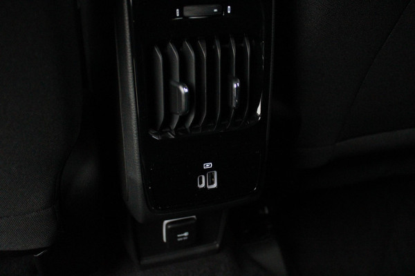 Jeep Compass 1.5T 142PK e-Hybrid NORTH STAR | SCHUIF/KANTEL DAK | UNIEKE KLEUR! "TECHNO GREEN" | WINTERPACK: STOEL/STUUR/PARKEERNSENSOREN/RUITENSPROEIER VERWARMBAAR | SAFETY PACK: 360° CAMERA/DODEHOEK BEWAKING/BUITENSPIEGELS MET INSTAPVERLICHTING | 10,1" TOUCHSCREEN MET NAVIGATIE/ADAPTIVE CRUISE CONTROL INCL LANE CENTERING ASSIST/VERKEERSBORDEN INFORMATIE/DRAADLOZE TELEFOONLADER/HANDSFREE ELEKTRISCH BEDIENBARE ACHTERKLEP | PREMIUM AUDIO SYSTEEM MET 9 SPEAKERS & SUBWOOVER "ALPINE" | KEYLESS ENTRY | DRAADLOZE APPLE CARPLAY/ANDROID AUTO | 18" LICHTMETALEN VELGEN | TWO TONE ZWART DAK |