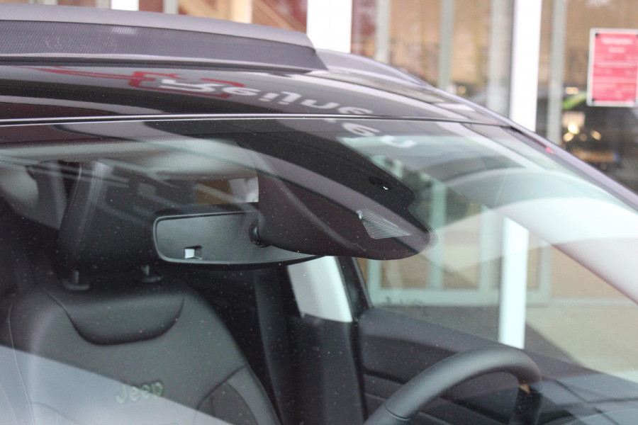 Jeep Compass 1.5T 142PK e-Hybrid NORTH STAR | SCHUIF/KANTEL DAK | UNIEKE KLEUR! "TECHNO GREEN" | WINTERPACK: STOEL/STUUR/PARKEERNSENSOREN/RUITENSPROEIER VERWARMBAAR | SAFETY PACK: 360° CAMERA/DODEHOEK BEWAKING/BUITENSPIEGELS MET INSTAPVERLICHTING | 10,1" TOUCHSCREEN MET NAVIGATIE/ADAPTIVE CRUISE CONTROL INCL LANE CENTERING ASSIST/VERKEERSBORDEN INFORMATIE/DRAADLOZE TELEFOONLADER/HANDSFREE ELEKTRISCH BEDIENBARE ACHTERKLEP | PREMIUM AUDIO SYSTEEM MET 9 SPEAKERS & SUBWOOVER "ALPINE" | KEYLESS ENTRY | DRAADLOZE APPLE CARPLAY/ANDROID AUTO | 18" LICHTMETALEN VELGEN | TWO TONE ZWART DAK |