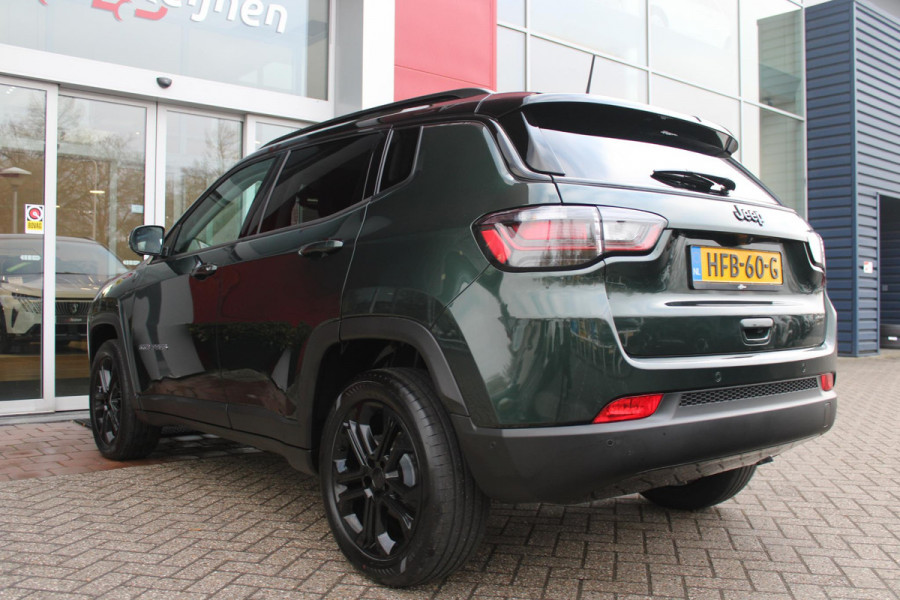 Jeep Compass 1.5T 142PK e-Hybrid NORTH STAR | SCHUIF/KANTEL DAK | UNIEKE KLEUR! "TECHNO GREEN" | WINTERPACK: STOEL/STUUR/PARKEERNSENSOREN/RUITENSPROEIER VERWARMBAAR | SAFETY PACK: 360° CAMERA/DODEHOEK BEWAKING/BUITENSPIEGELS MET INSTAPVERLICHTING | 10,1" TOUCHSCREEN MET NAVIGATIE/ADAPTIVE CRUISE CONTROL INCL LANE CENTERING ASSIST/VERKEERSBORDEN INFORMATIE/DRAADLOZE TELEFOONLADER/HANDSFREE ELEKTRISCH BEDIENBARE ACHTERKLEP | PREMIUM AUDIO SYSTEEM MET 9 SPEAKERS & SUBWOOVER "ALPINE" | KEYLESS ENTRY | DRAADLOZE APPLE CARPLAY/ANDROID AUTO | 18" LICHTMETALEN VELGEN | TWO TONE ZWART DAK |