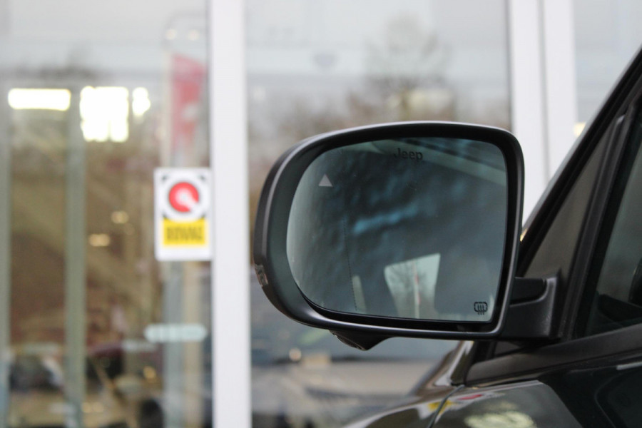 Jeep Compass 1.5T 142PK e-Hybrid NORTH STAR | SCHUIF/KANTEL DAK | UNIEKE KLEUR! "TECHNO GREEN" | WINTERPACK: STOEL/STUUR/PARKEERNSENSOREN/RUITENSPROEIER VERWARMBAAR | SAFETY PACK: 360° CAMERA/DODEHOEK BEWAKING/BUITENSPIEGELS MET INSTAPVERLICHTING | 10,1" TOUCHSCREEN MET NAVIGATIE/ADAPTIVE CRUISE CONTROL INCL LANE CENTERING ASSIST/VERKEERSBORDEN INFORMATIE/DRAADLOZE TELEFOONLADER/HANDSFREE ELEKTRISCH BEDIENBARE ACHTERKLEP | PREMIUM AUDIO SYSTEEM MET 9 SPEAKERS & SUBWOOVER "ALPINE" | KEYLESS ENTRY | DRAADLOZE APPLE CARPLAY/ANDROID AUTO | 18" LICHTMETALEN VELGEN | TWO TONE ZWART DAK |