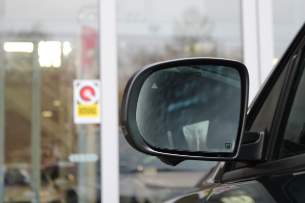 Jeep Compass 1.5T 142PK e-Hybrid NORTH STAR | SCHUIF/KANTEL DAK | UNIEKE KLEUR! "TECHNO GREEN" | WINTERPACK: STOEL/STUUR/PARKEERNSENSOREN/RUITENSPROEIER VERWARMBAAR | SAFETY PACK: 360° CAMERA/DODEHOEK BEWAKING/BUITENSPIEGELS MET INSTAPVERLICHTING | 10,1" TOUCHSCREEN MET NAVIGATIE/ADAPTIVE CRUISE CONTROL INCL LANE CENTERING ASSIST/VERKEERSBORDEN INFORMATIE/DRAADLOZE TELEFOONLADER/HANDSFREE ELEKTRISCH BEDIENBARE ACHTERKLEP | PREMIUM AUDIO SYSTEEM MET 9 SPEAKERS & SUBWOOVER "ALPINE" | KEYLESS ENTRY | DRAADLOZE APPLE CARPLAY/ANDROID AUTO | 18" LICHTMETALEN VELGEN | TWO TONE ZWART DAK |