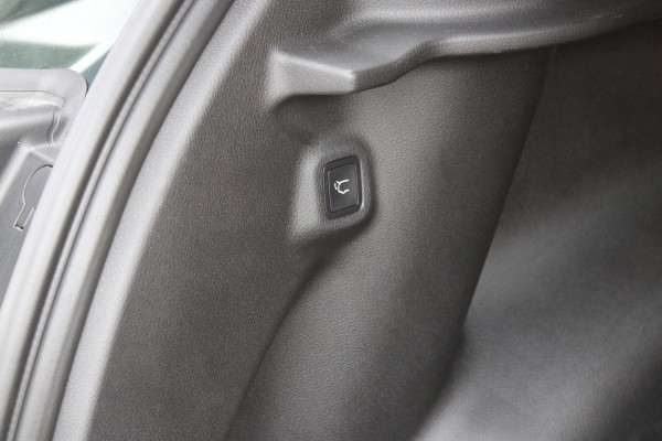 Jeep Compass 1.5T 142PK e-Hybrid NORTH STAR | SCHUIF/KANTEL DAK | UNIEKE KLEUR! "TECHNO GREEN" | WINTERPACK: STOEL/STUUR/PARKEERNSENSOREN/RUITENSPROEIER VERWARMBAAR | SAFETY PACK: 360° CAMERA/DODEHOEK BEWAKING/BUITENSPIEGELS MET INSTAPVERLICHTING | 10,1" TOUCHSCREEN MET NAVIGATIE/ADAPTIVE CRUISE CONTROL INCL LANE CENTERING ASSIST/VERKEERSBORDEN INFORMATIE/DRAADLOZE TELEFOONLADER/HANDSFREE ELEKTRISCH BEDIENBARE ACHTERKLEP | PREMIUM AUDIO SYSTEEM MET 9 SPEAKERS & SUBWOOVER "ALPINE" | KEYLESS ENTRY | DRAADLOZE APPLE CARPLAY/ANDROID AUTO | 18" LICHTMETALEN VELGEN | TWO TONE ZWART DAK |