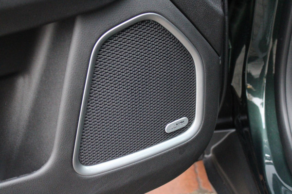 Jeep Compass 1.5T 142PK e-Hybrid NORTH STAR | SCHUIF/KANTEL DAK | UNIEKE KLEUR! "TECHNO GREEN" | WINTERPACK: STOEL/STUUR/PARKEERNSENSOREN/RUITENSPROEIER VERWARMBAAR | SAFETY PACK: 360° CAMERA/DODEHOEK BEWAKING/BUITENSPIEGELS MET INSTAPVERLICHTING | 10,1" TOUCHSCREEN MET NAVIGATIE/ADAPTIVE CRUISE CONTROL INCL LANE CENTERING ASSIST/VERKEERSBORDEN INFORMATIE/DRAADLOZE TELEFOONLADER/HANDSFREE ELEKTRISCH BEDIENBARE ACHTERKLEP | PREMIUM AUDIO SYSTEEM MET 9 SPEAKERS & SUBWOOVER "ALPINE" | KEYLESS ENTRY | DRAADLOZE APPLE CARPLAY/ANDROID AUTO | 18" LICHTMETALEN VELGEN | TWO TONE ZWART DAK |