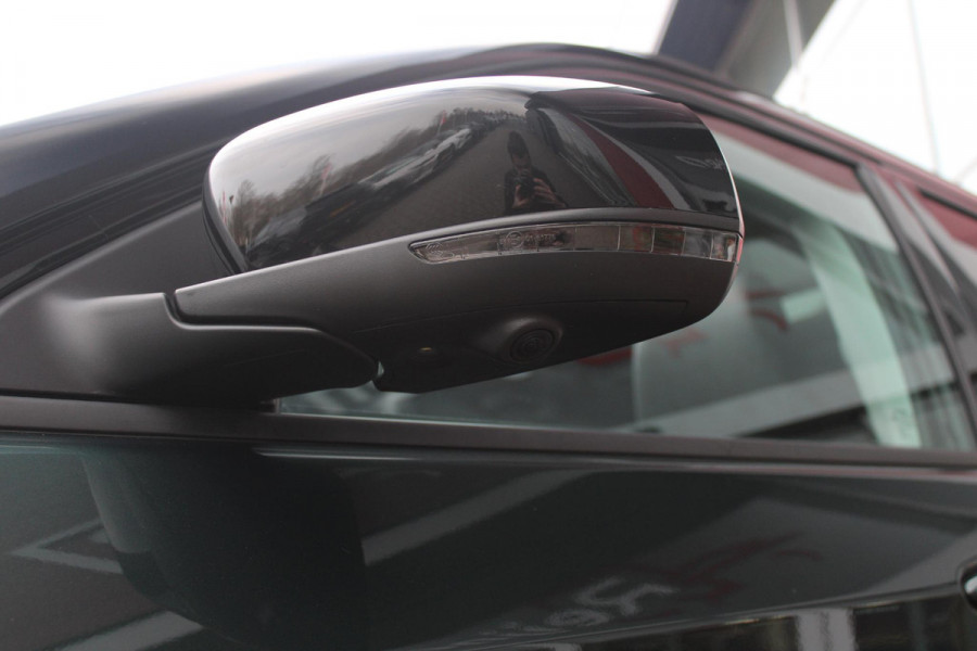 Jeep Compass 1.5T 142PK e-Hybrid NORTH STAR | SCHUIF/KANTEL DAK | UNIEKE KLEUR! "TECHNO GREEN" | WINTERPACK: STOEL/STUUR/PARKEERNSENSOREN/RUITENSPROEIER VERWARMBAAR | SAFETY PACK: 360° CAMERA/DODEHOEK BEWAKING/BUITENSPIEGELS MET INSTAPVERLICHTING | 10,1" TOUCHSCREEN MET NAVIGATIE/ADAPTIVE CRUISE CONTROL INCL LANE CENTERING ASSIST/VERKEERSBORDEN INFORMATIE/DRAADLOZE TELEFOONLADER/HANDSFREE ELEKTRISCH BEDIENBARE ACHTERKLEP | PREMIUM AUDIO SYSTEEM MET 9 SPEAKERS & SUBWOOVER "ALPINE" | KEYLESS ENTRY | DRAADLOZE APPLE CARPLAY/ANDROID AUTO | 18" LICHTMETALEN VELGEN | TWO TONE ZWART DAK |