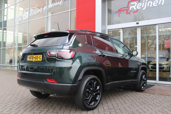 Jeep Compass 1.5T 142PK e-Hybrid NORTH STAR | SCHUIF/KANTEL DAK | UNIEKE KLEUR! "TECHNO GREEN" | WINTERPACK: STOEL/STUUR/PARKEERNSENSOREN/RUITENSPROEIER VERWARMBAAR | SAFETY PACK: 360° CAMERA/DODEHOEK BEWAKING/BUITENSPIEGELS MET INSTAPVERLICHTING | 10,1" TOUCHSCREEN MET NAVIGATIE/ADAPTIVE CRUISE CONTROL INCL LANE CENTERING ASSIST/VERKEERSBORDEN INFORMATIE/DRAADLOZE TELEFOONLADER/HANDSFREE ELEKTRISCH BEDIENBARE ACHTERKLEP | PREMIUM AUDIO SYSTEEM MET 9 SPEAKERS & SUBWOOVER "ALPINE" | KEYLESS ENTRY | DRAADLOZE APPLE CARPLAY/ANDROID AUTO | 18" LICHTMETALEN VELGEN | TWO TONE ZWART DAK |
