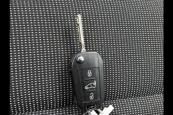 Peugeot Partner 1.5 BlueHDi 100PK L2 Navigatie Digitale Cockpit Trekhaak Airco