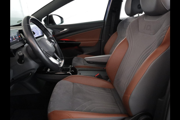 Volkswagen ID.4 First 77 kWh 204 pk | Navigatie | Warmtepomp | Trekhaak (wegklapbaar) | Parkeersensoren | Achteruitrijcamera | Stoelverwarming |SOH 88%