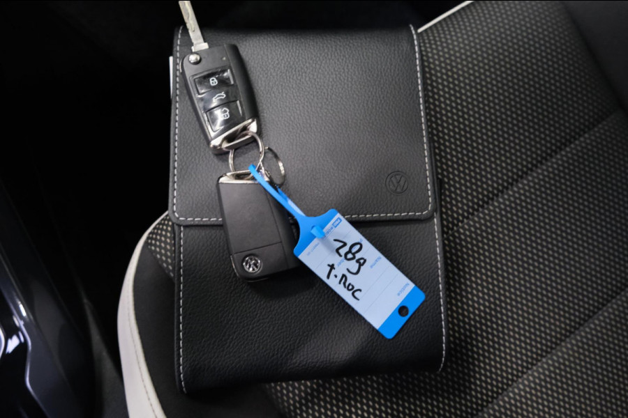 Volkswagen T-Roc 1.0 TSI Sport - N.A.P. Airco, Cruise, Navi, PDC.