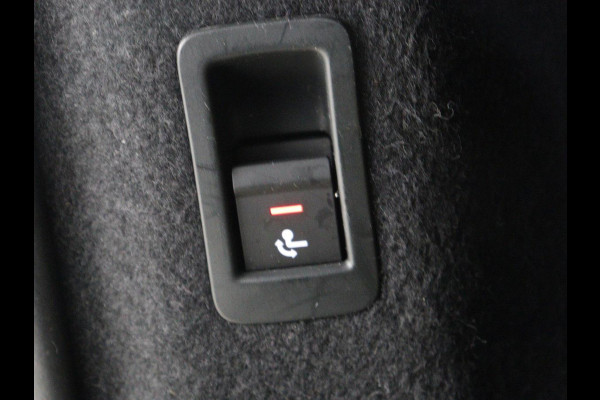 Audi Q4 e-tron 40 Launch edition Advanced 77 kWh | Stoelverwarming | Trekhaak | Adaptive cruise | Camera | Matrix LED | Navigatie | Carplay | Audi Sound | Parkeerhulp