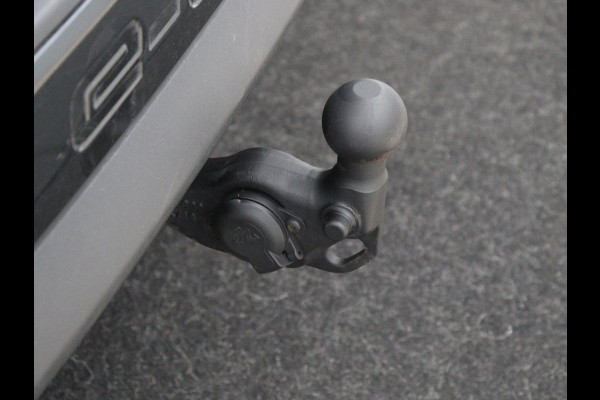 Audi Q4 e-tron 40 Launch edition Advanced 77 kWh | Stoelverwarming | Trekhaak | Adaptive cruise | Camera | Matrix LED | Navigatie | Carplay | Audi Sound | Parkeerhulp