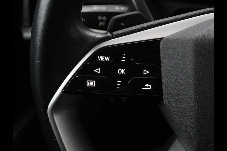 Audi Q4 e-tron 40 Launch edition Advanced 77 kWh | Stoelverwarming | Trekhaak | Adaptive cruise | Camera | Matrix LED | Navigatie | Carplay | Audi Sound | Parkeerhulp
