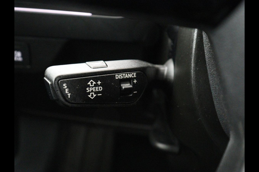 Audi Q4 e-tron 40 Launch edition Advanced 77 kWh | Stoelverwarming | Trekhaak | Adaptive cruise | Camera | Matrix LED | Navigatie | Carplay | Audi Sound | Parkeerhulp