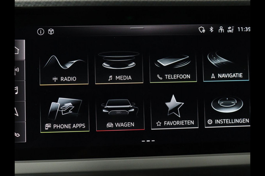 Audi Q4 e-tron 40 Launch edition Advanced 77 kWh | Stoelverwarming | Trekhaak | Adaptive cruise | Camera | Matrix LED | Navigatie | Carplay | Audi Sound | Parkeerhulp