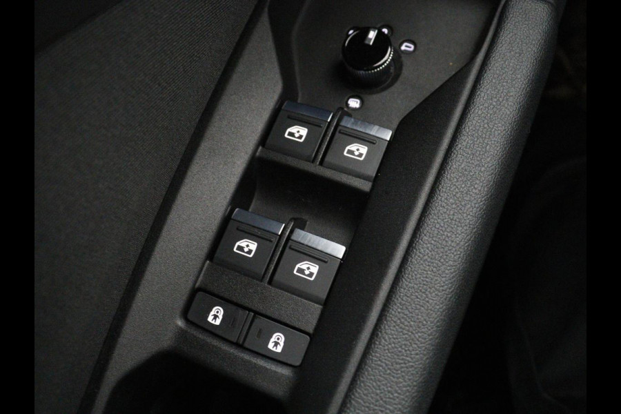 Audi Q4 e-tron 40 Launch edition Advanced 77 kWh | Stoelverwarming | Trekhaak | Adaptive cruise | Camera | Matrix LED | Navigatie | Carplay | Audi Sound | Parkeerhulp