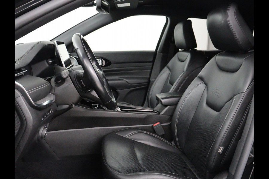 Jeep Compass 4xe 240 Plug-in Hybrid Electric S | Stoel & stuurverwarming | Trekhaak | Adaptive cruise | 360 Camera | Leder | Full LED | Carplay | 19'' | Keyless | Navigatie | PHEV