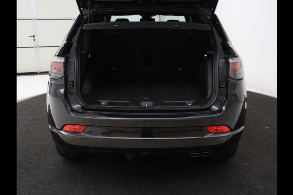 Jeep Compass 4xe 240 Plug-in Hybrid Electric S | Stoel & stuurverwarming | Trekhaak | Adaptive cruise | 360 Camera | Leder | Full LED | Carplay | 19'' | Keyless | Navigatie | PHEV