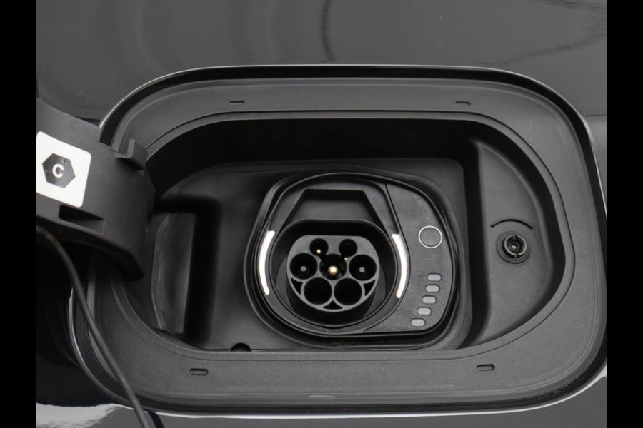 Jeep Compass 4xe 240 Plug-in Hybrid Electric S | Stoel & stuurverwarming | Trekhaak | Adaptive cruise | 360 Camera | Leder | Full LED | Carplay | 19'' | Keyless | Navigatie | PHEV