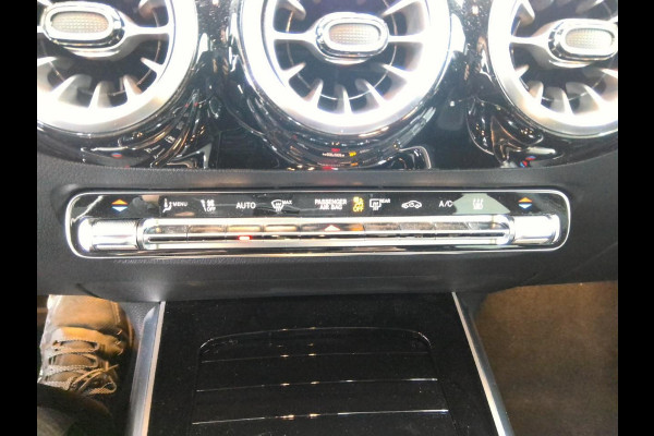 Mercedes-Benz EQA 250 Business Solution AMG 67 kWh Full Options | 42500 km!