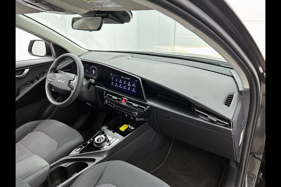 Kia Niro EV 64.8 KWh Nieuw model / Light Edition / Cruise-Adaptief / Navi Full Map / Apple Carplay / Airconditioning Fabrieksgarantie