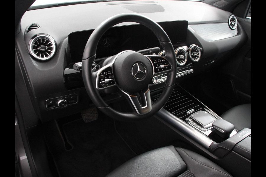 Mercedes-Benz GLA 200 Progressive | Climate control | Parkeersensoren | Apple carplay/ Andriod auto | Verwarmde voorstoelen | LED | Achteruitrijcamera | Adeptive cruise control