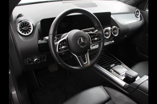 Mercedes-Benz GLA 200 Progressive | Climate control | Parkeersensoren | Apple carplay/ Andriod auto | Verwarmde voorstoelen | LED | Achteruitrijcamera | Adeptive cruise control