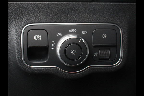 Mercedes-Benz GLA 200 Progressive | Climate control | Parkeersensoren | Apple carplay/ Andriod auto | Verwarmde voorstoelen | LED | Achteruitrijcamera | Adeptive cruise control