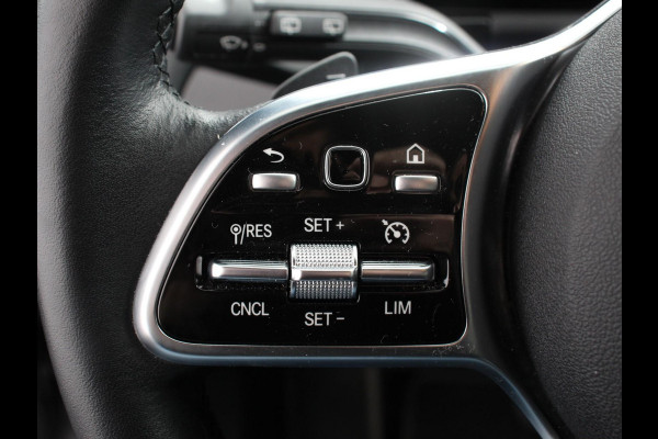 Mercedes-Benz GLA 200 Progressive | Climate control | Parkeersensoren | Apple carplay/ Andriod auto | Verwarmde voorstoelen | LED | Achteruitrijcamera | Adeptive cruise control