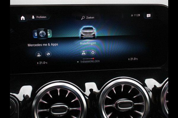 Mercedes-Benz GLA 200 Progressive | Climate control | Parkeersensoren | Apple carplay/ Andriod auto | Verwarmde voorstoelen | LED | Achteruitrijcamera | Adeptive cruise control