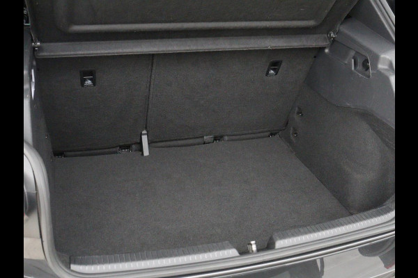 Volkswagen ID.3 Pro 58 kWh | Stoel & stuurverwarming | Sfeerverlichting | Carplay | Navigatie | Adaptive cruise | Parkeerhulp | Full LED