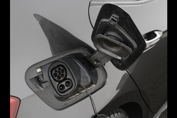 Volkswagen ID.3 Pro 58 kWh | Stoel & stuurverwarming | Sfeerverlichting | Carplay | Navigatie | Adaptive cruise | Parkeerhulp | Full LED