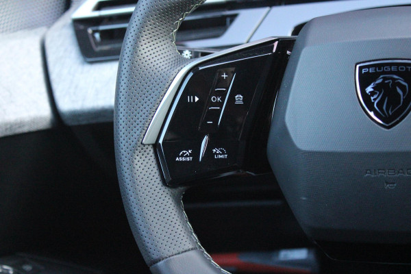 Peugeot 3008 1.6 plug-in Hybrid 195 GT **NIEUW** | NAPPA LEDEREN BEKLEDING DONKERGRIJS | PANORAMISCH SCHUIF/KANTEL DAK | FOCAL AUDIO SYSTEM | TREKHAAK MET AFNEEMBARE KOGEL | ELEKTRISCH BEDIENBARE VOORSTOELEN MET GEHEUGEN/MASSAGE FUNCTIE | STOEL VENTILATIE | STOEL/STUUR VERWARMING | NAVIGATIE | DRAADLOZE APPLE CARPLAY/ANDROID AUTO | FULL LED MATRIX KOPLAMPEN | 20" LICHTMETALEN VELGEN | ELEKTRISCH BEDIENBARE ACHTERKLEP | SFEER VERLICHTING | 360° CAMERA | DODEHOEK DETECTIE | KEYLESS ENTRY/START | 7,4KW ONBOARD CHARGER |