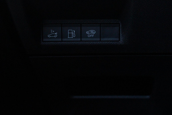 Peugeot 3008 1.6 plug-in Hybrid 195 GT **NIEUW** | NAPPA LEDEREN BEKLEDING DONKERGRIJS | PANORAMISCH SCHUIF/KANTEL DAK | FOCAL AUDIO SYSTEM | TREKHAAK MET AFNEEMBARE KOGEL | ELEKTRISCH BEDIENBARE VOORSTOELEN MET GEHEUGEN/MASSAGE FUNCTIE | STOEL VENTILATIE | STOEL/STUUR VERWARMING | NAVIGATIE | DRAADLOZE APPLE CARPLAY/ANDROID AUTO | FULL LED MATRIX KOPLAMPEN | 20" LICHTMETALEN VELGEN | ELEKTRISCH BEDIENBARE ACHTERKLEP | SFEER VERLICHTING | 360° CAMERA | DODEHOEK DETECTIE | KEYLESS ENTRY/START | 7,4KW ONBOARD CHARGER |