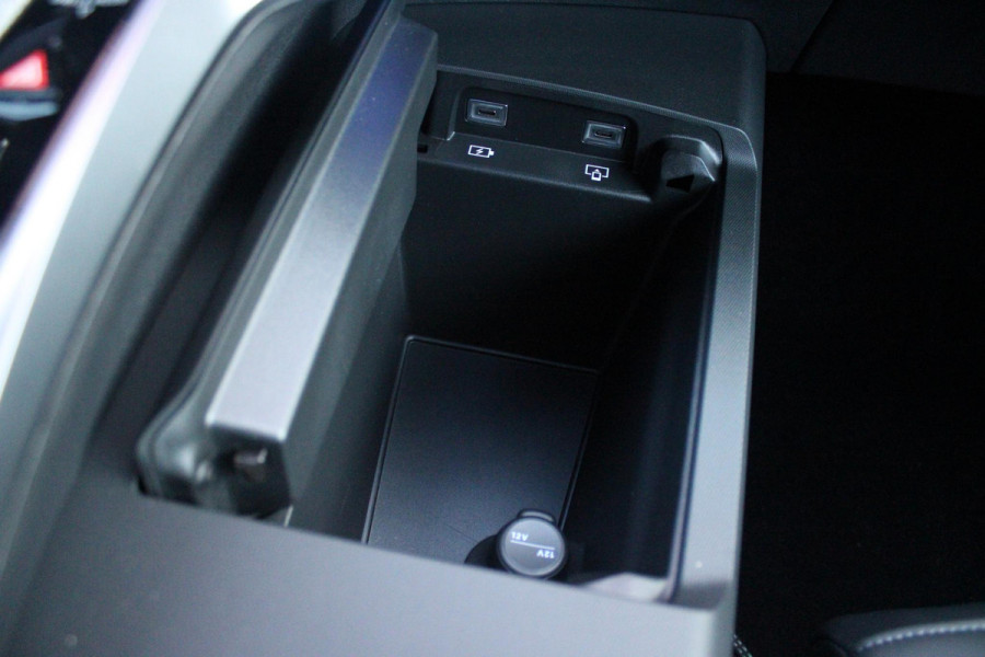 Peugeot 3008 1.6 plug-in Hybrid 195 GT **NIEUW** | NAPPA LEDEREN BEKLEDING DONKERGRIJS | PANORAMISCH SCHUIF/KANTEL DAK | FOCAL AUDIO SYSTEM | TREKHAAK MET AFNEEMBARE KOGEL | ELEKTRISCH BEDIENBARE VOORSTOELEN MET GEHEUGEN/MASSAGE FUNCTIE | STOEL VENTILATIE | STOEL/STUUR VERWARMING | NAVIGATIE | DRAADLOZE APPLE CARPLAY/ANDROID AUTO | FULL LED MATRIX KOPLAMPEN | 20" LICHTMETALEN VELGEN | ELEKTRISCH BEDIENBARE ACHTERKLEP | SFEER VERLICHTING | 360° CAMERA | DODEHOEK DETECTIE | KEYLESS ENTRY/START | 7,4KW ONBOARD CHARGER |