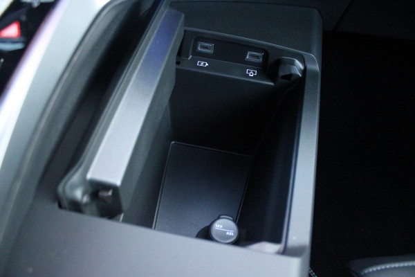 Peugeot 3008 1.6 plug-in Hybrid 195 GT **NIEUW** | NAPPA LEDEREN BEKLEDING DONKERGRIJS | PANORAMISCH SCHUIF/KANTEL DAK | FOCAL AUDIO SYSTEM | TREKHAAK MET AFNEEMBARE KOGEL | ELEKTRISCH BEDIENBARE VOORSTOELEN MET GEHEUGEN/MASSAGE FUNCTIE | STOEL VENTILATIE | STOEL/STUUR VERWARMING | NAVIGATIE | DRAADLOZE APPLE CARPLAY/ANDROID AUTO | FULL LED MATRIX KOPLAMPEN | 20" LICHTMETALEN VELGEN | ELEKTRISCH BEDIENBARE ACHTERKLEP | SFEER VERLICHTING | 360° CAMERA | DODEHOEK DETECTIE | KEYLESS ENTRY/START | 7,4KW ONBOARD CHARGER |