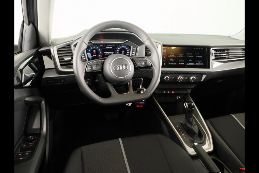 Audi A1 Sportback Advanced edition 25 TFSI 95 PK | Buitenspiegels elektrisch inklapbaar | Apple carplay | Dak in contrastkleur | 17'' lm velgen |