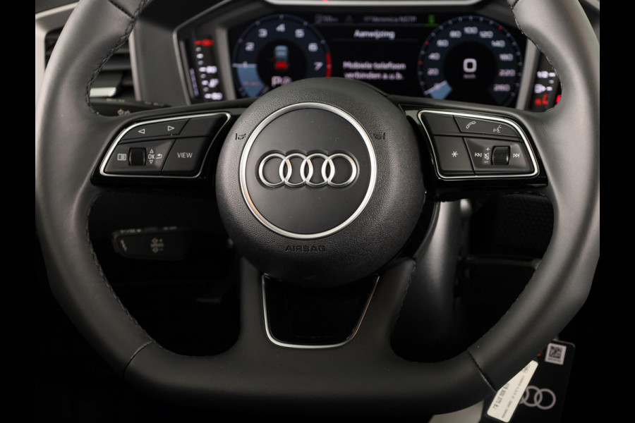 Audi A1 Sportback Advanced edition 25 TFSI 95 PK | Buitenspiegels elektrisch inklapbaar | Apple carplay | Dak in contrastkleur | 17'' lm velgen |