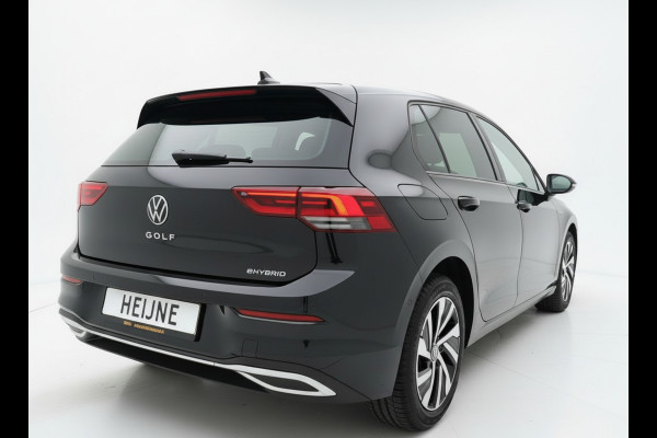 Volkswagen Golf 1.4 eHybrid 204PK DSG STYLE CAMERA/ALCANTARA/CARPLAY