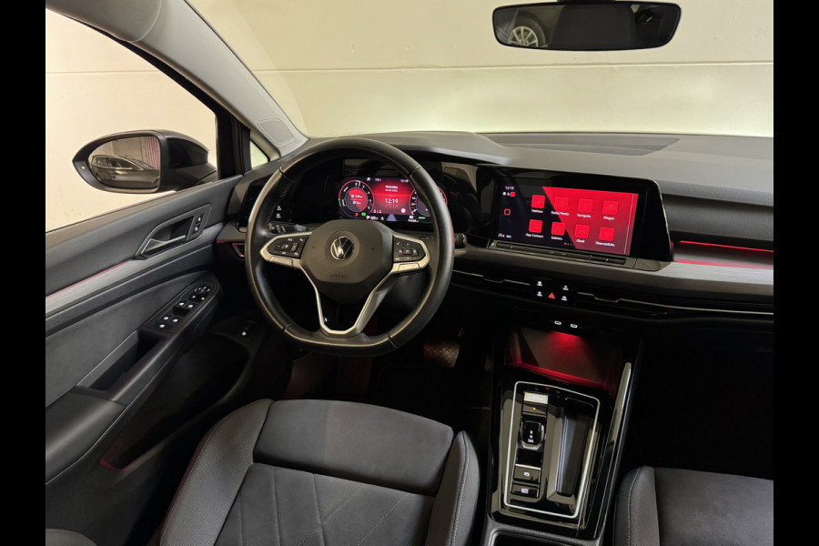 Volkswagen Golf 1.4 eHybrid 204PK DSG STYLE CAMERA/ALCANTARA/CARPLAY