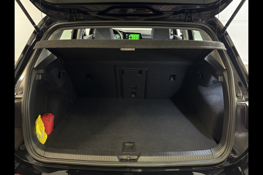 Volkswagen Golf 1.4 eHybrid 204PK DSG STYLE CAMERA/ALCANTARA/CARPLAY