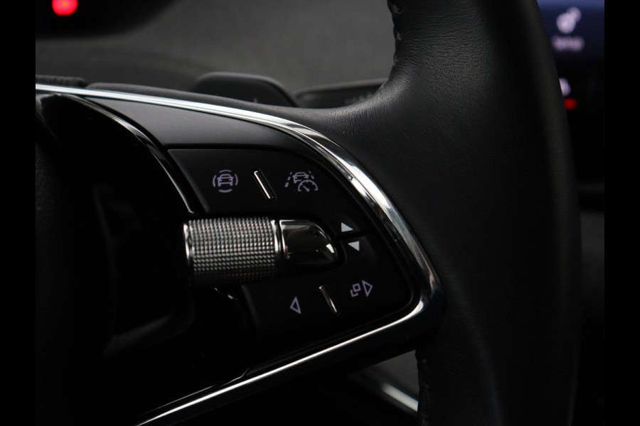 Škoda ENYAQ iV 60 | Stoelverwarming | Matrix LED | Camera | Keyless | Stuurverwarming | Carplay | 20'' | Half leder | Navigatie | Chroom Pack | Digital Cockpit | Cruise control | Climate control