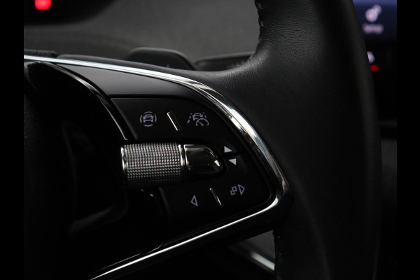 Škoda ENYAQ iV 60 | Stoelverwarming | Matrix LED | Camera | Keyless | Stuurverwarming | Carplay | 20'' | Half leder | Navigatie | Chroom Pack | Digital Cockpit | Cruise control | Climate control