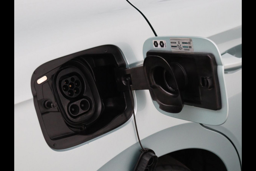 Škoda ENYAQ iV 60 | Stoelverwarming | Matrix LED | Camera | Keyless | Stuurverwarming | Carplay | 20'' | Half leder | Navigatie | Chroom Pack | Digital Cockpit | Cruise control | Climate control