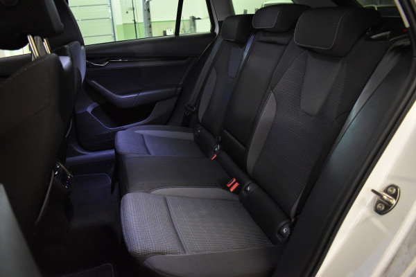 Škoda Octavia Combi TSI iV PHEV 204PK DSG HYBRID BUSINESS NAVI/CARPLAY/PDC STOELVERW