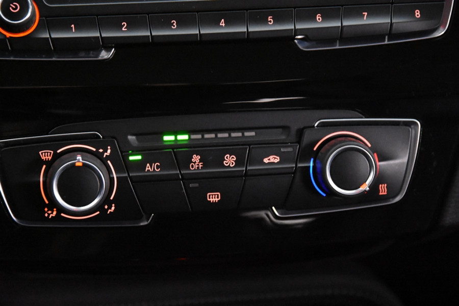 BMW X2 sDrive18i Sport *Leer*Navi*Trekhaak*Park assist*