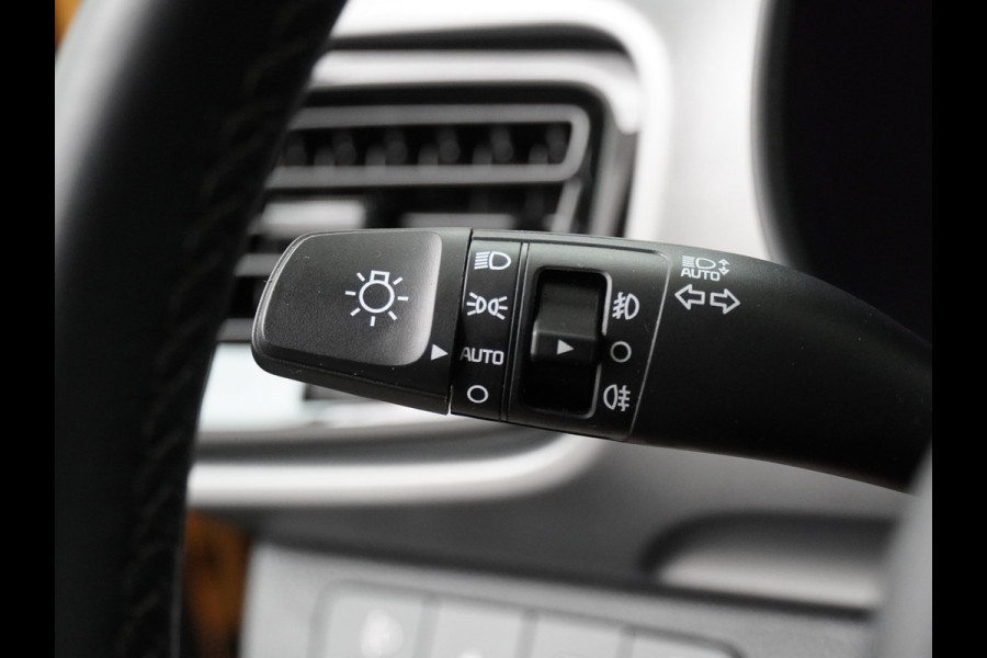Kia Stonic 1.0 T-GDi MHEV DynamicPlusLine - Stoel/Stuurverwarming - Lichtmetalen Velgen - Navigatie - LED Koplampen - Cruise Control - Fabrieksgarantie Tot 2031