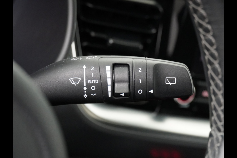 Kia Stonic 1.0 T-GDi MHEV DynamicPlusLine - Stoel/Stuurverwarming - Lichtmetalen Velgen - Navigatie - LED Koplampen - Cruise Control - Fabrieksgarantie Tot 2031