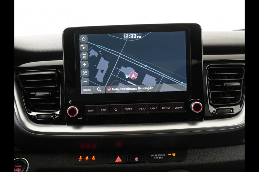 Kia Stonic 1.0 T-GDi MHEV DynamicPlusLine - Stoel/Stuurverwarming - Lichtmetalen Velgen - Navigatie - LED Koplampen - Cruise Control - Fabrieksgarantie Tot 2031