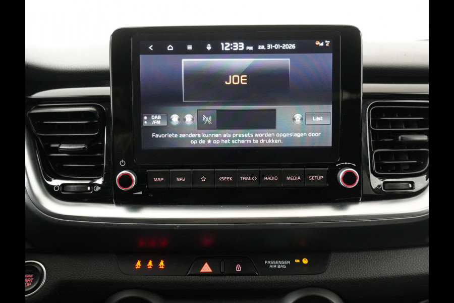Kia Stonic 1.0 T-GDi MHEV DynamicPlusLine - Stoel/Stuurverwarming - Lichtmetalen Velgen - Navigatie - LED Koplampen - Cruise Control - Fabrieksgarantie Tot 2031