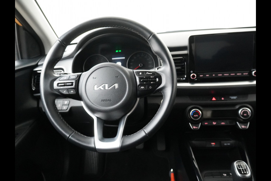 Kia Stonic 1.0 T-GDi MHEV DynamicPlusLine - Stoel/Stuurverwarming - Lichtmetalen Velgen - Navigatie - LED Koplampen - Cruise Control - Fabrieksgarantie Tot 2031