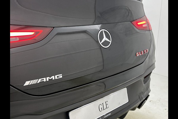 Mercedes-Benz GLE Coupé AMG 53 Hybrid 4MATIC+ Night Edition Premium Plus | Adaptieve demping | Trekhaak | Stoelverwarming achter | Remklauwen in rood | Winterpakket | 22 inch AMG velgen | Stoelventilatie voor | Rijassistentiepakket | Burmester® 3D sound systeem |